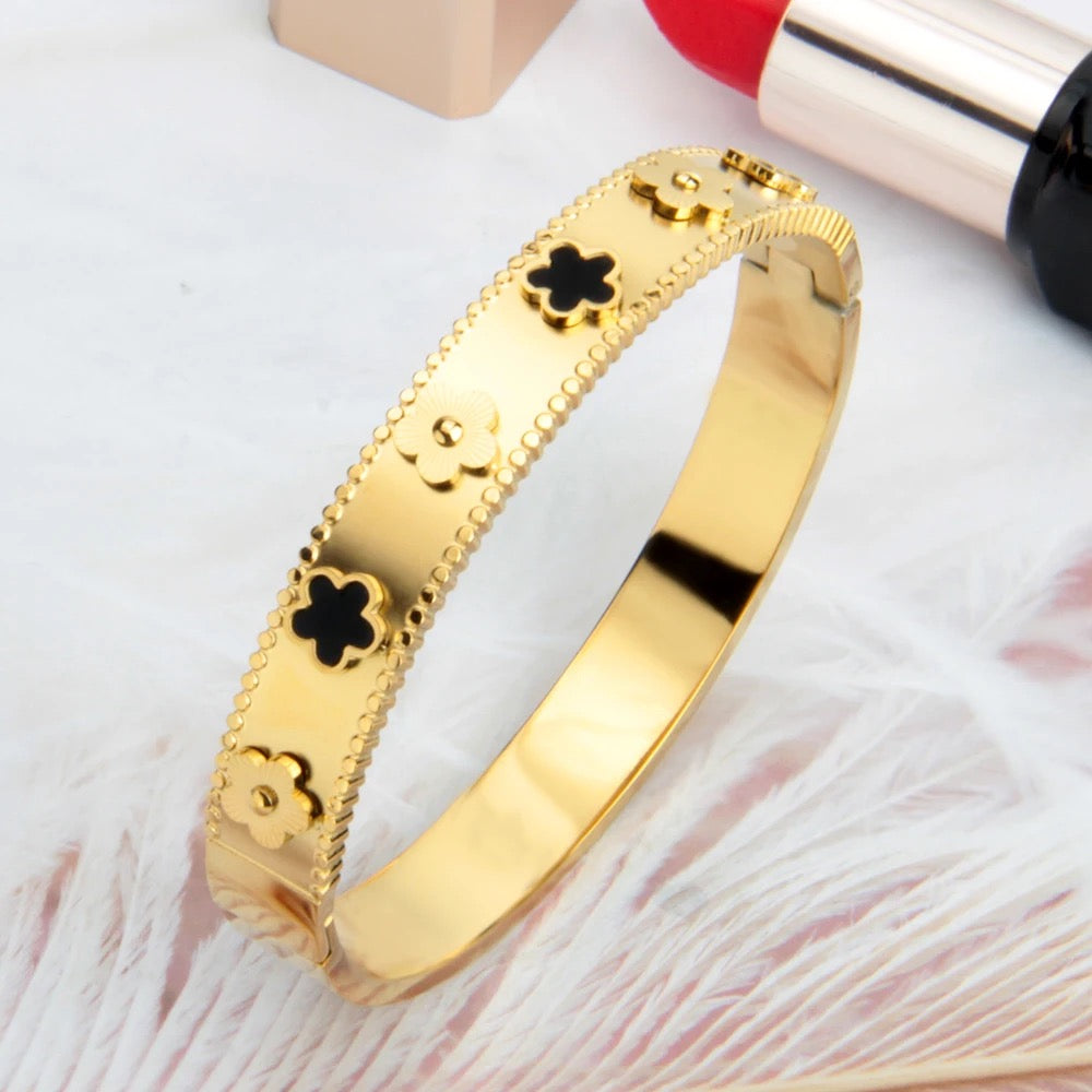 Rosette Whisper Bangle In Black