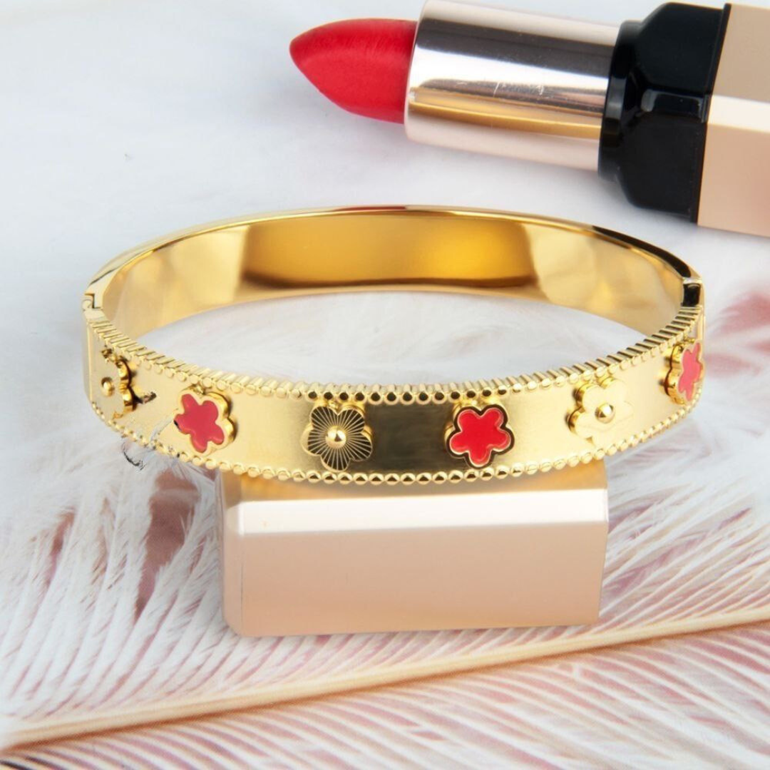 Rosette Whisper Bangle In Red