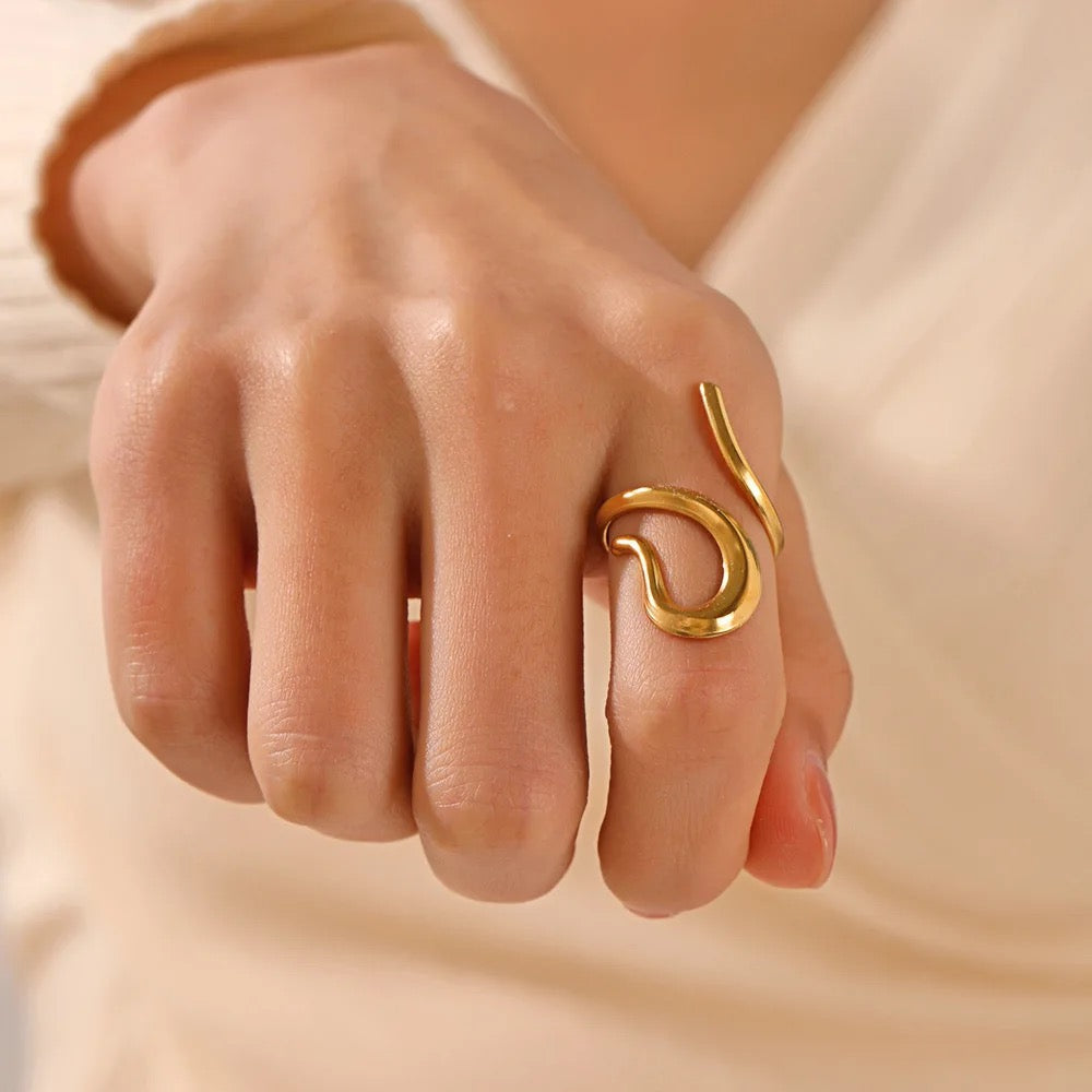 Serpentine Elegance Ring