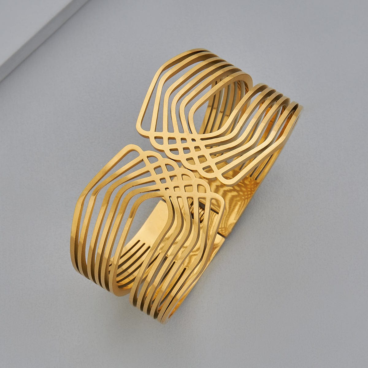 Golden Ripple Armlet