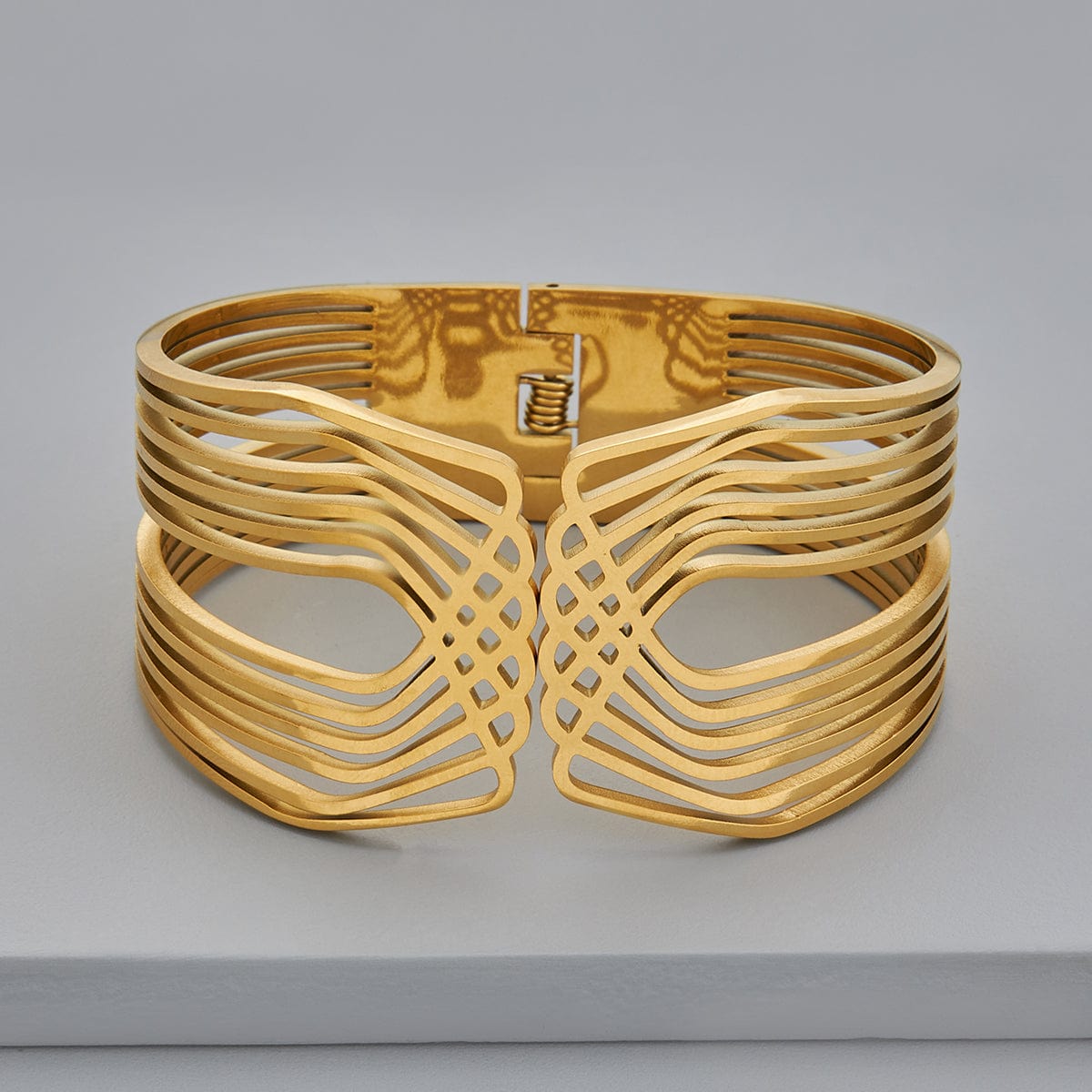 Golden Ripple Armlet